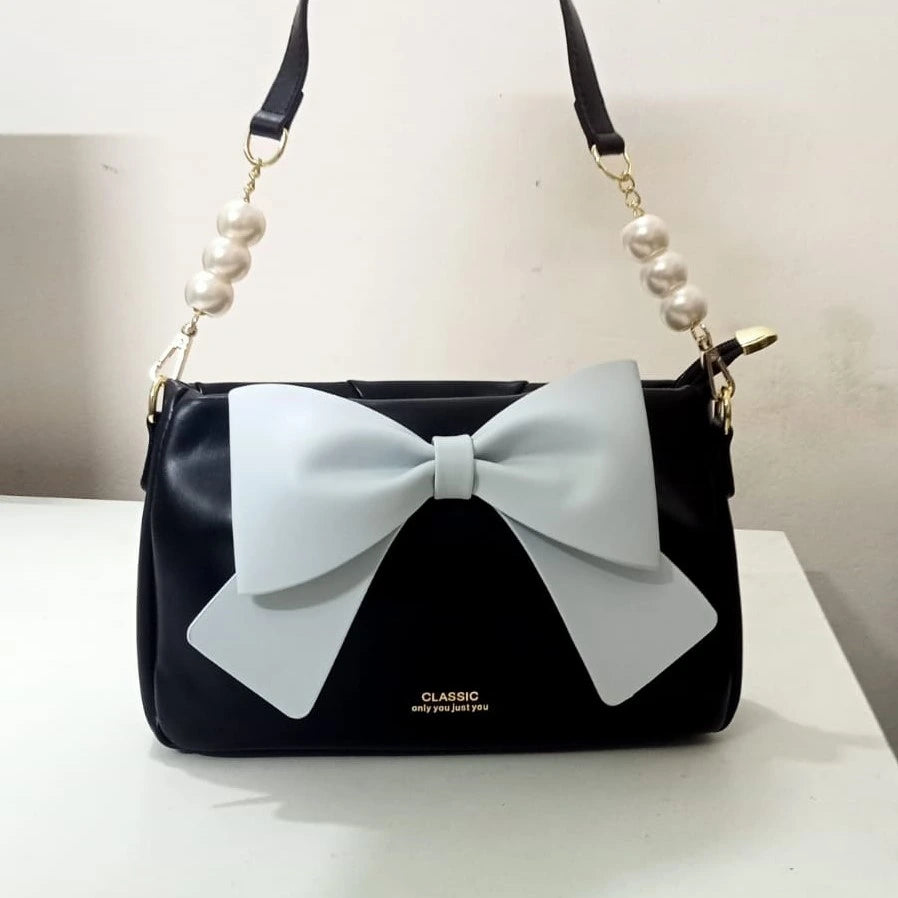 New Classic brand women bag Black with unique design 2025