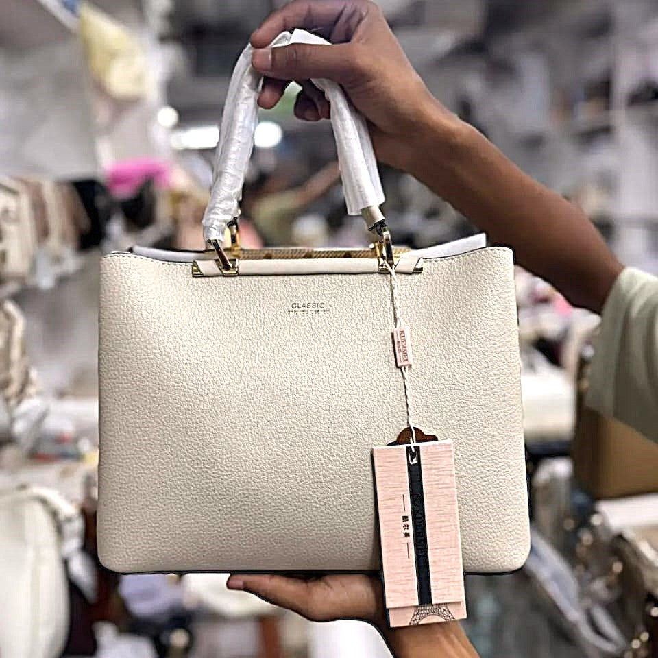 Elegant Cream White Classic Handbag – Minimalist Design with Premium Finish